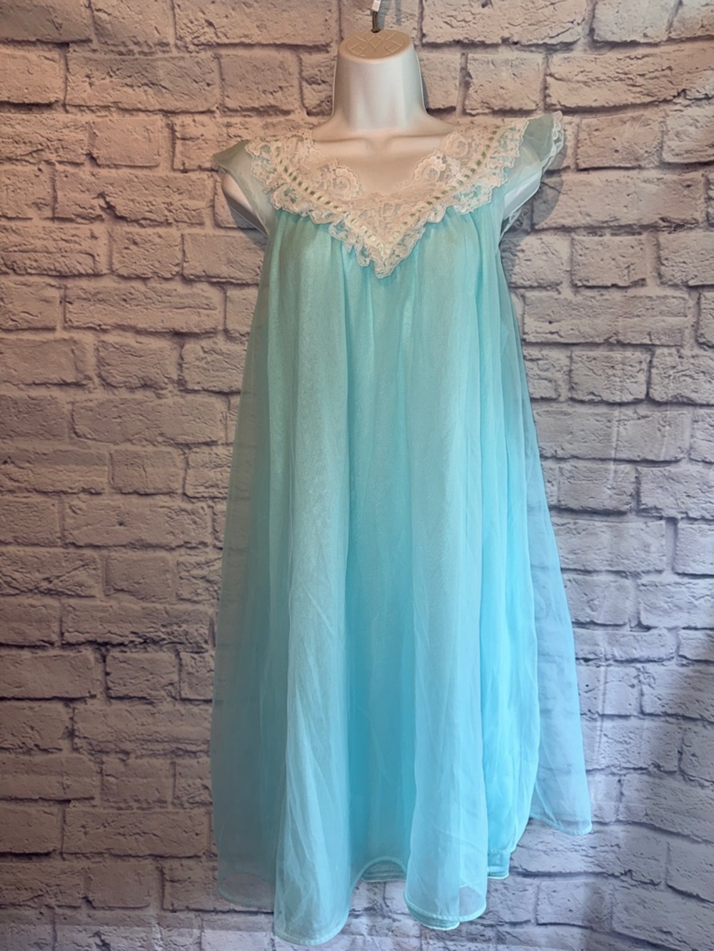 Light Blue Lace-Trim Sleep Chemise Size large